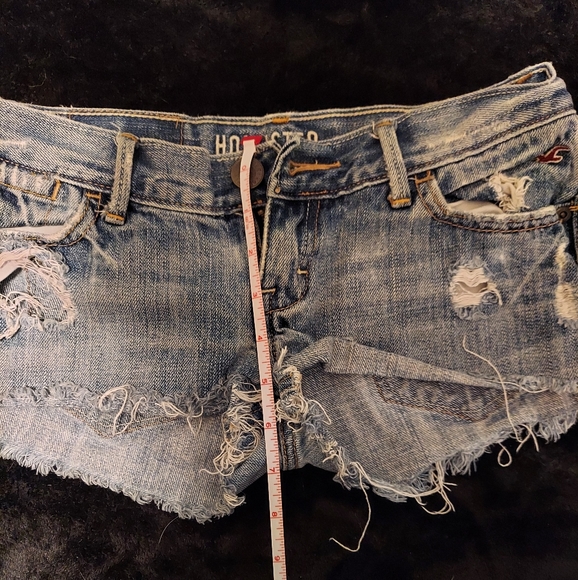 Hollister  Distressed jean shorts 0 - Picture 3 of 5
